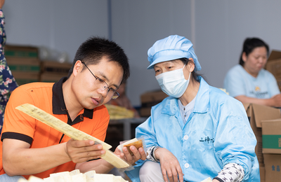 熊文文 大悟縣返鄉創業新鄉賢，以互聯網銷售助力鄉村振興，當選“中國網事·感動2023”二季度網絡感動人物